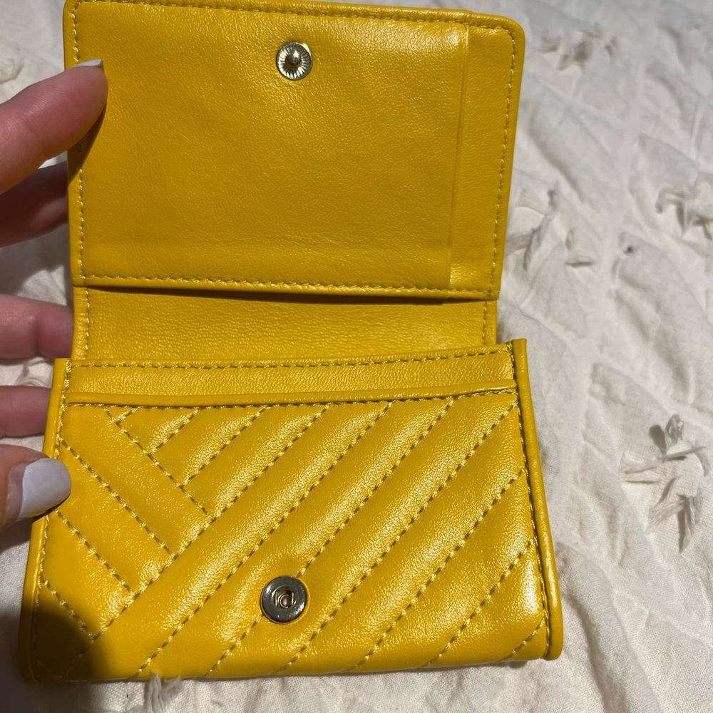 Authentic Tory Burch “Alexa foldable mini wallet”